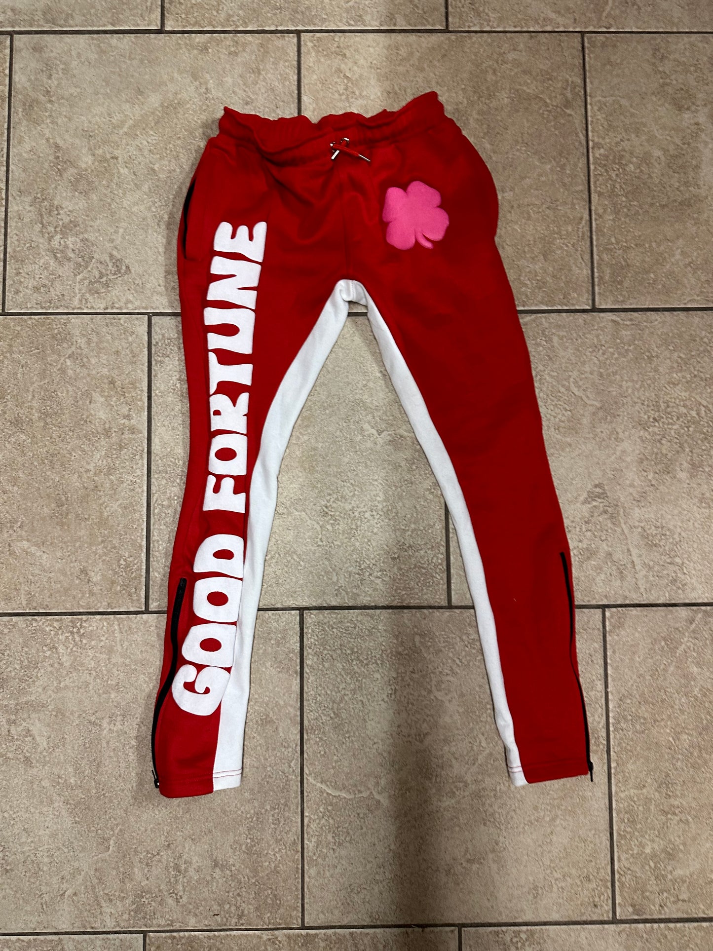 SCARLET SWEATSUIT